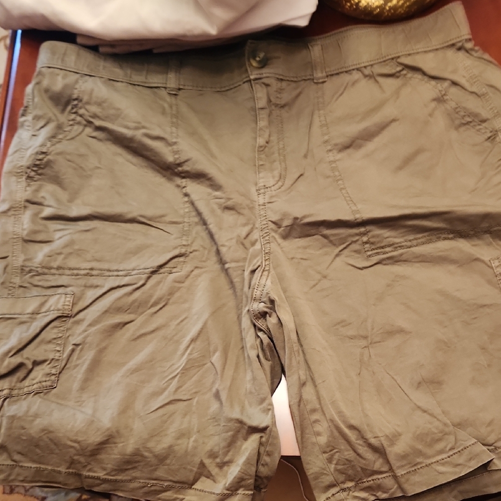 Sonoma Olive Cargo Shorts with Lightweight Cotton Blend
